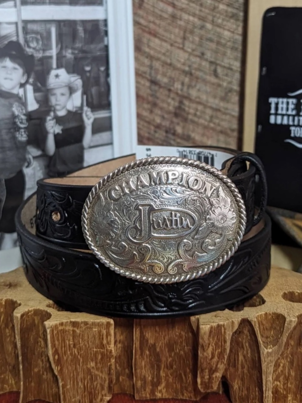 Justin Top Grain Cowhide Leather kids  Belt Sz 24 Tooled Unisex Champion Buckle